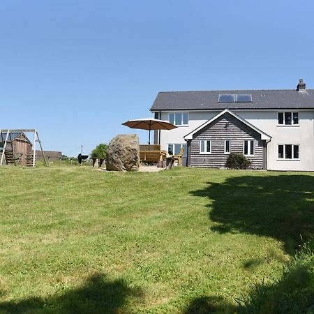 Villa Maen Llwyd Llanyre Exterior foto